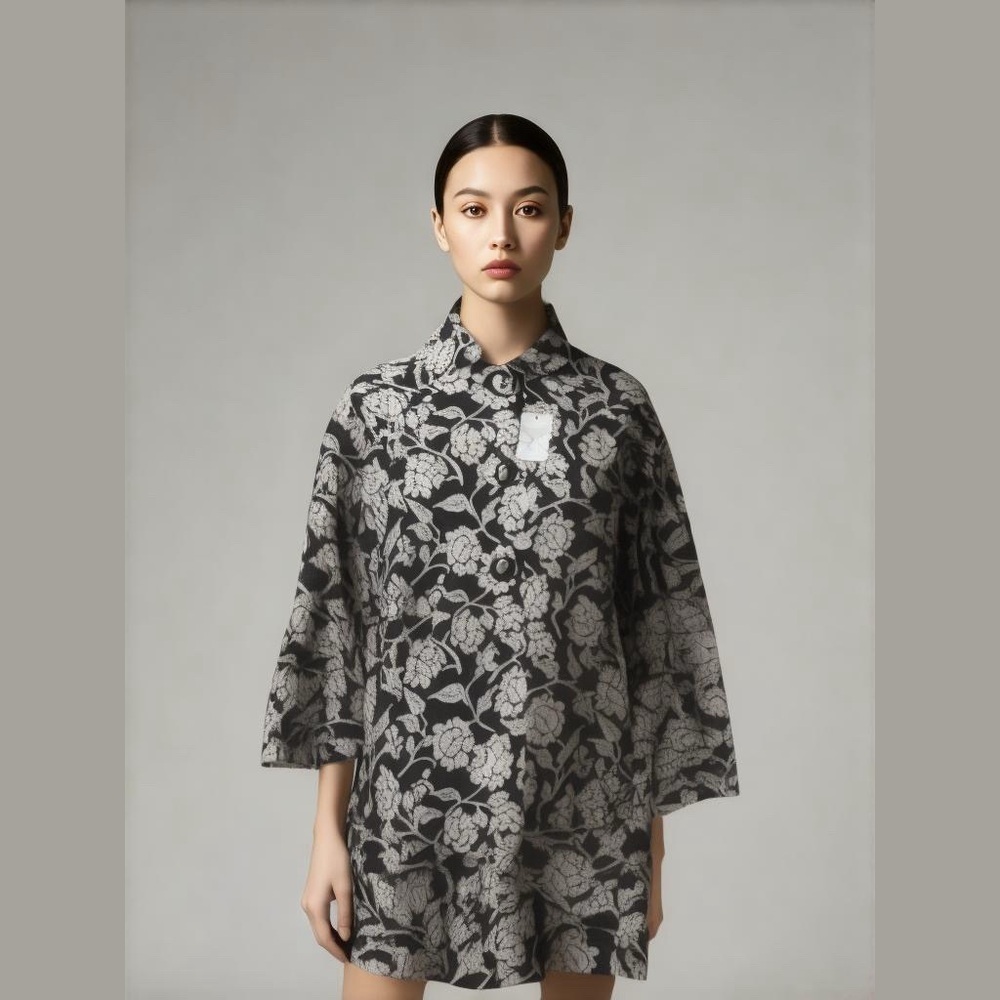 Newport News Black & White Floral Brocade Jacket Coat
Size 8
NWT
Vintage